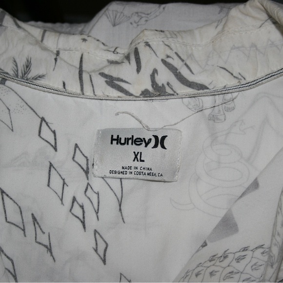 Surfer pattern light weight men’s XL short sleeve button down shirt - Picture 2 of 2